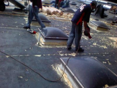 07_Crew_WorkingEPDM_C